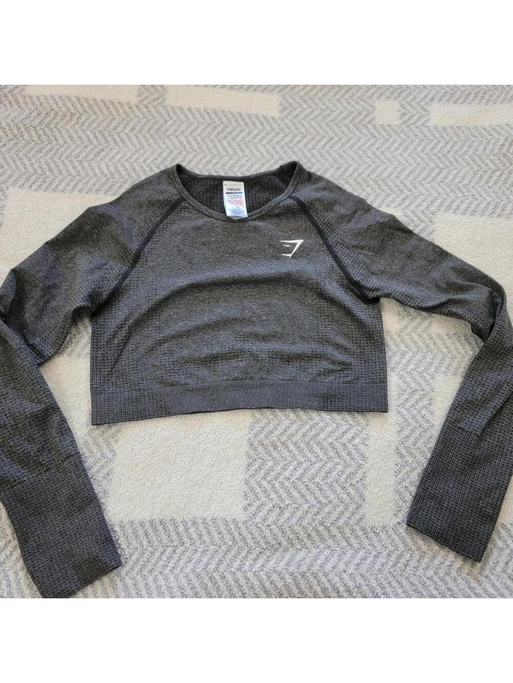 Gymshark Women's Grey Crop-top